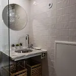 Beautiful 1 Bedroom In Apartment *